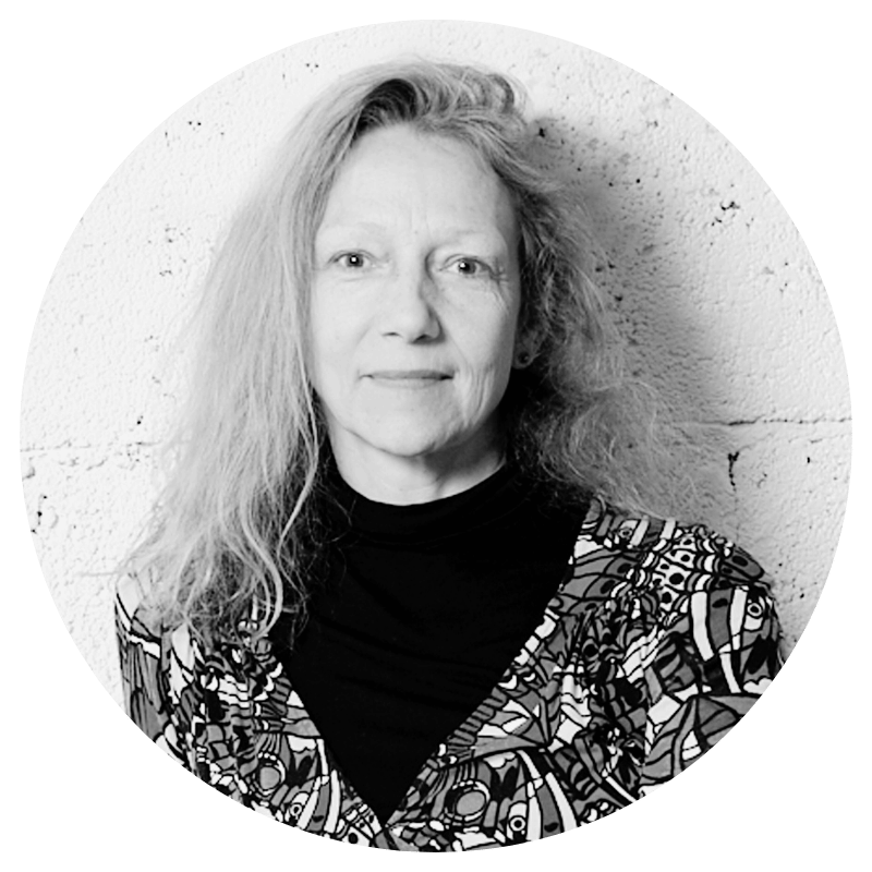ILONA PÁSZTHY | VORSTÄNDIN